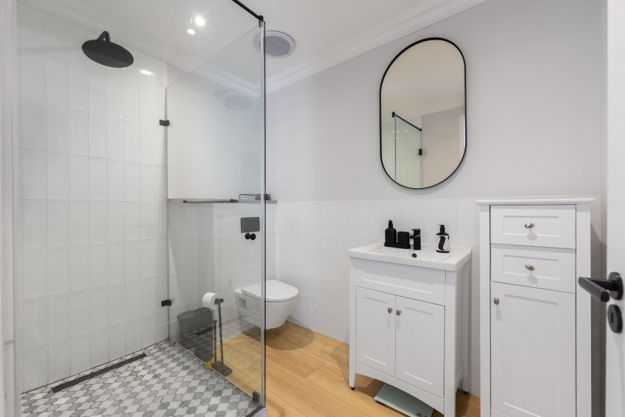 4 Bedroom Property for Sale in Sea Point Western Cape